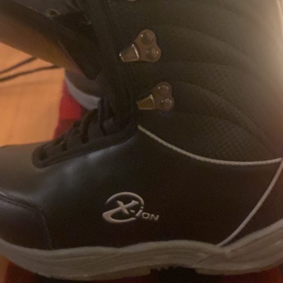 Like new X-ion Snowboarding Boots - Picture 2 of 3